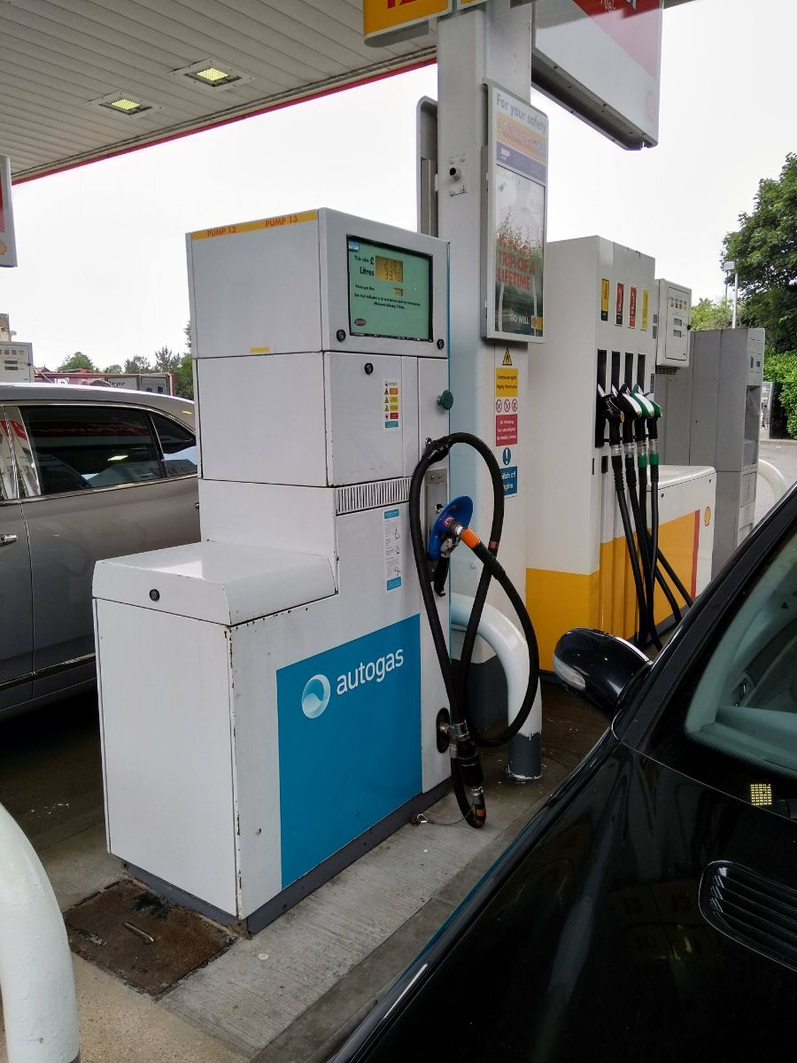 Autogas pump Shell Hickstead Kate.jpg