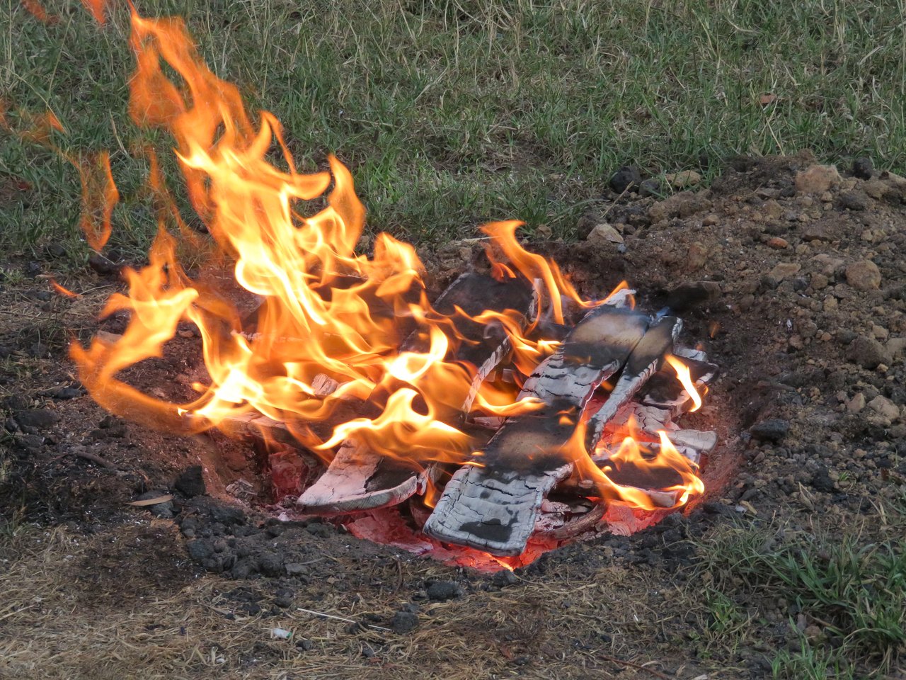 camp fire etherley campsite Ockley Surrey.jpg