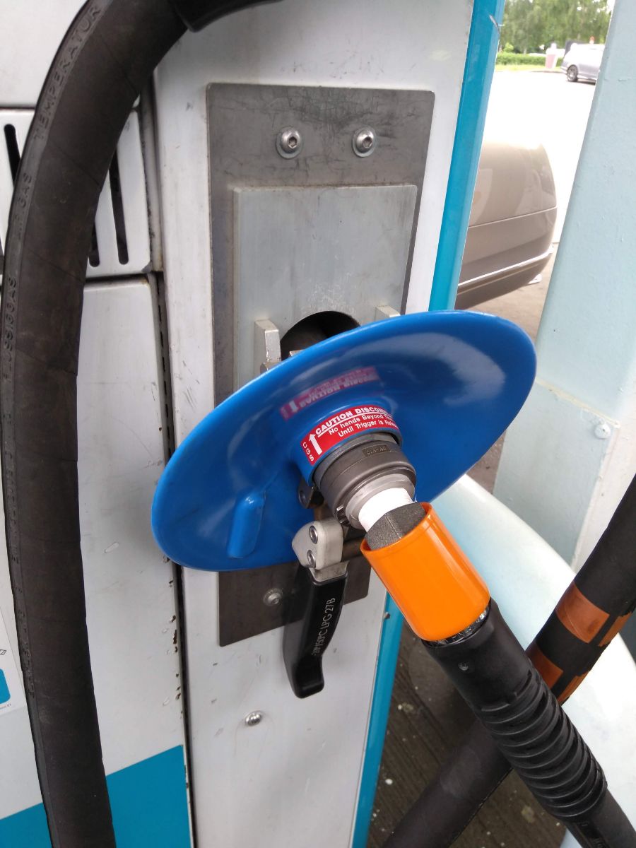 Autogas Shell filler Hickstead Kate.jpg